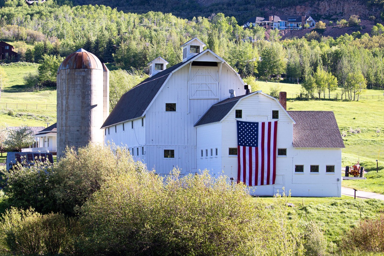 Old Glory on a barn